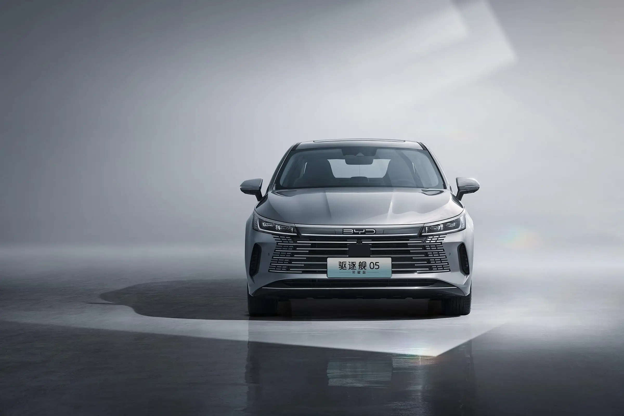 Электрический гибридный автомобиль из Китая BYD CHAZOR 05 Новый энергетический PHEV седан подключаемый электромобиль