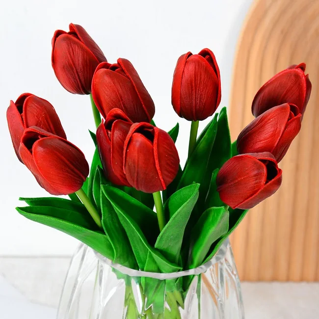Wholesale Artificial Tulips Pu Material With Moisturizing Feel for Home Wedding Decoration Tulip Flowers