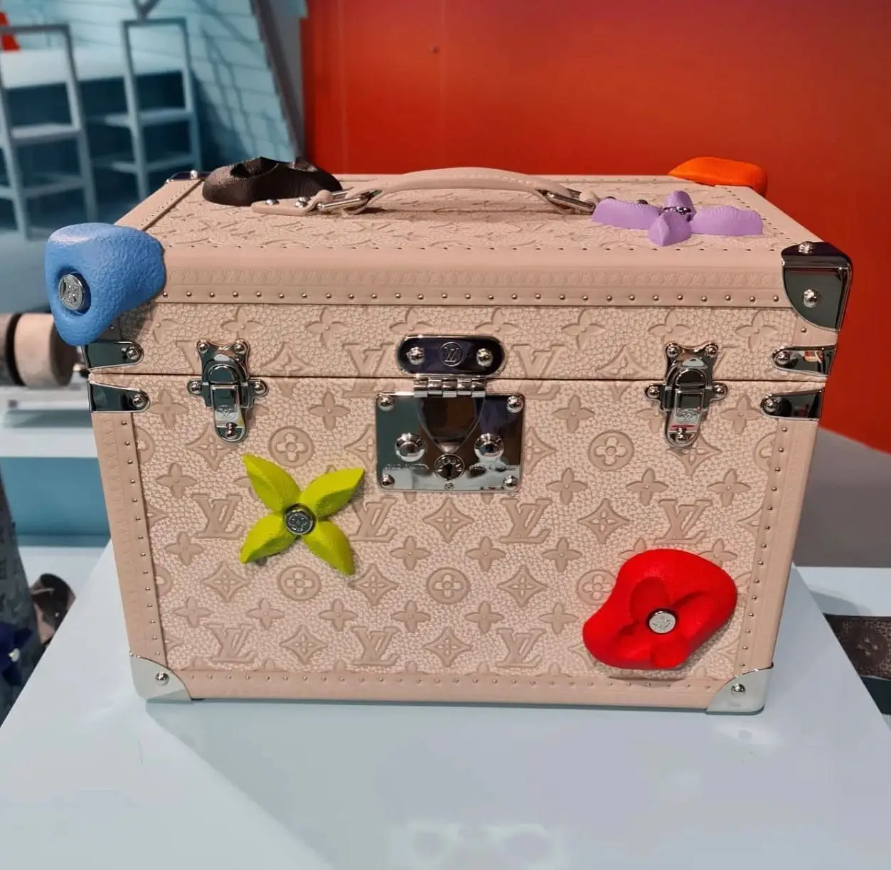 Good Selling Vitton Monogram Strap Mini Trunk Make Up Shenzhen Wooden Jewelery box Hardware