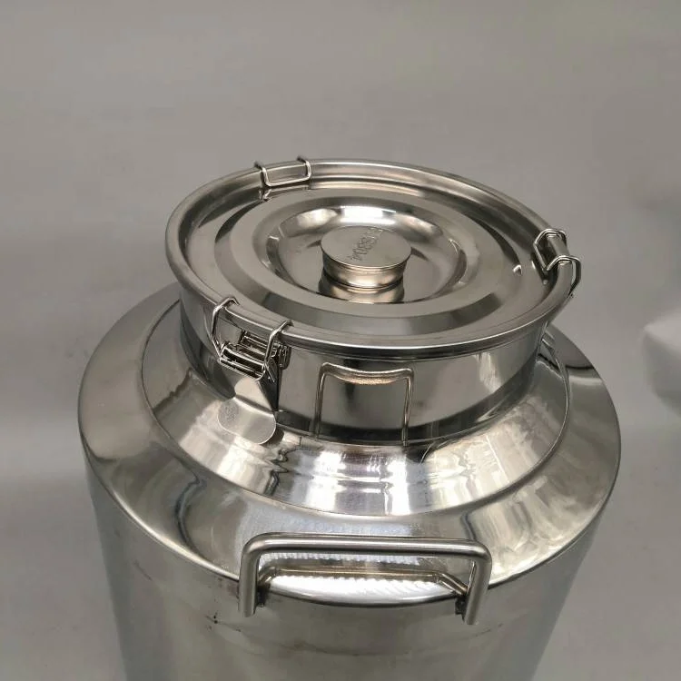 Thickened stainless steel fresh milk transportation sealed barrels