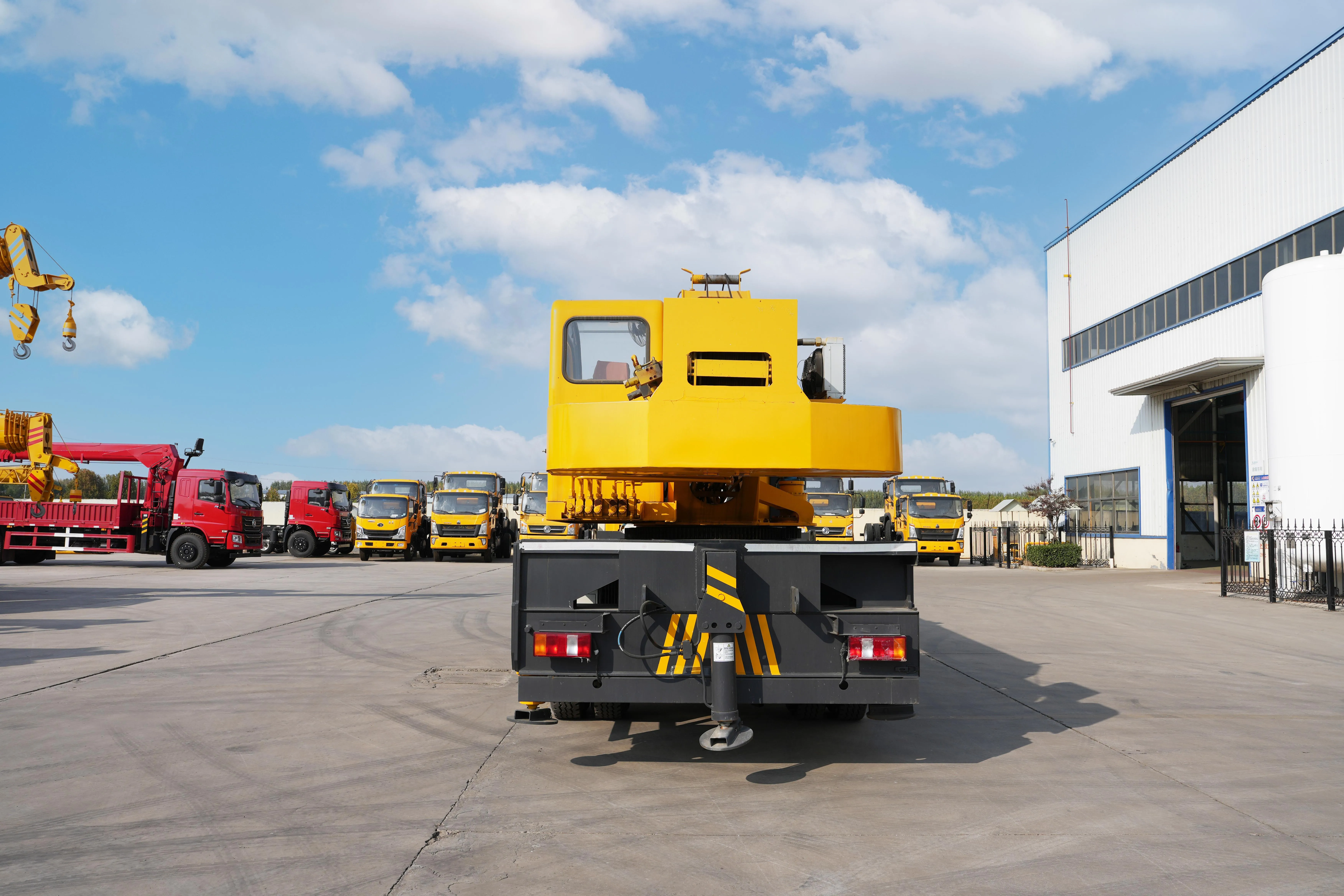 Genuine Construction China Factory  Truck Crane China Factory China Hydraulic Winch KAMA Chassis 8 Ton Car Crane