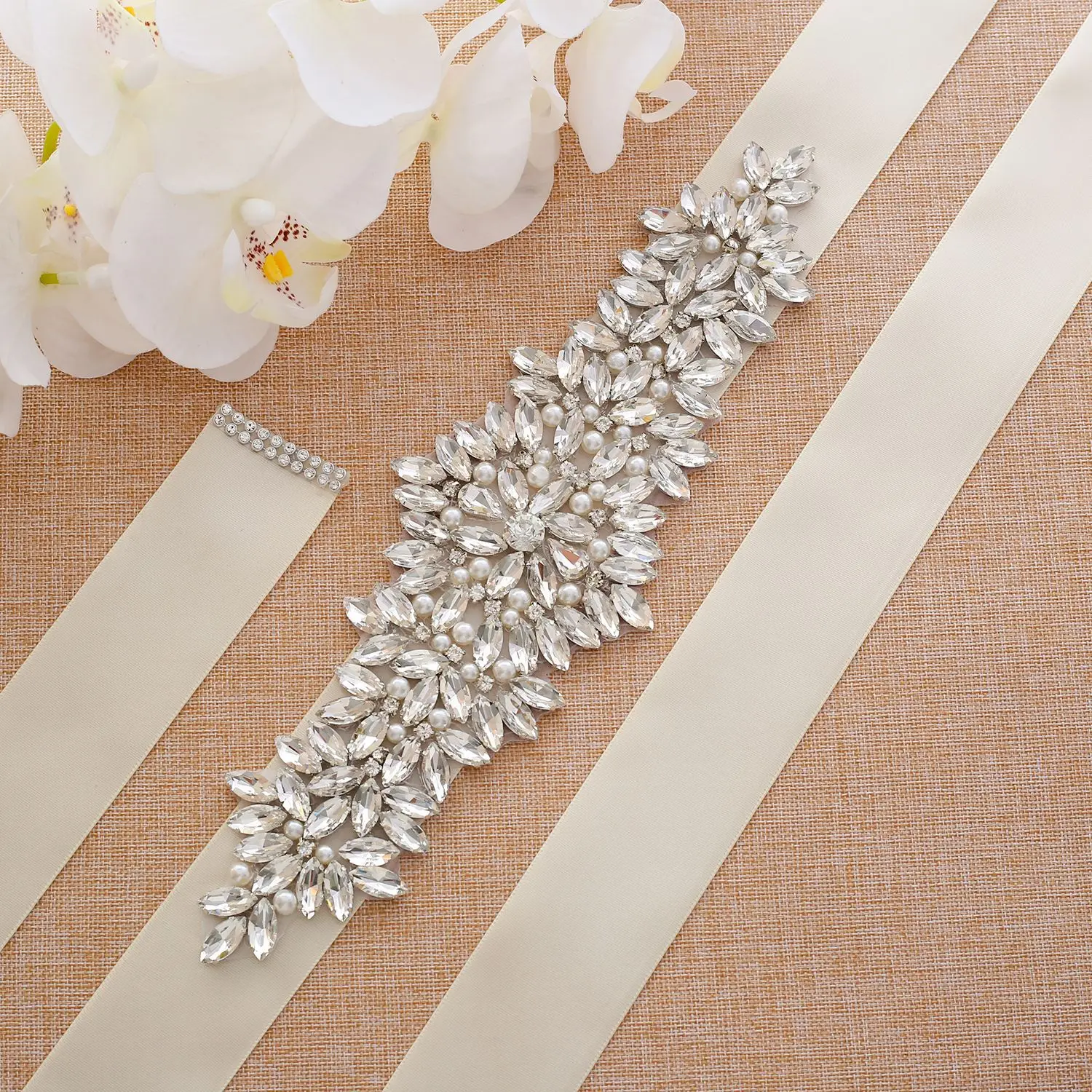 High quality Bridal dress crystal applique glass beaded trim wholesale handmade wedding bridal rhinestone crystal belt