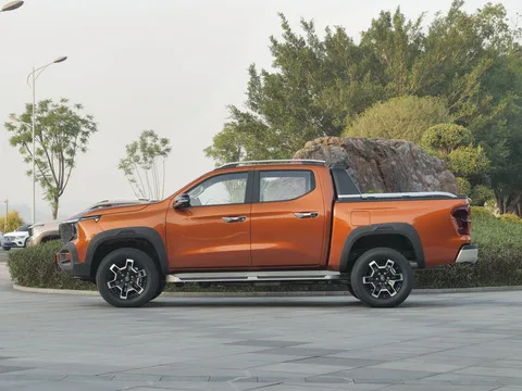 2024 Changan Hunter Warrior Dual Motor Automotive Pickup new chinese electric car 4x4 pickup Car