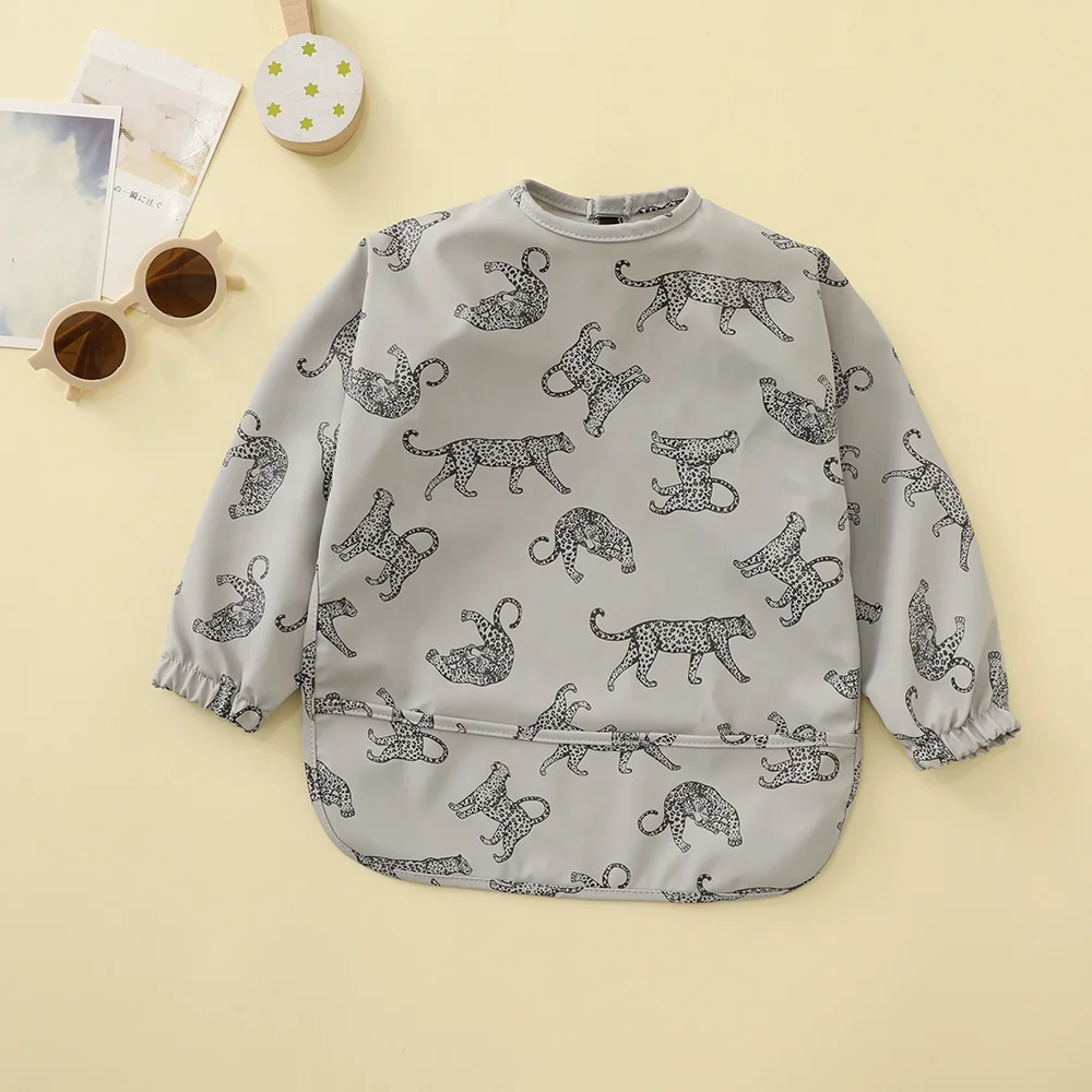 2022 New Arrival Eco Friendly Waterproof Baby Eating Bibs Baby Long Sleeved Feeding Apron Smock Bib With Pocket