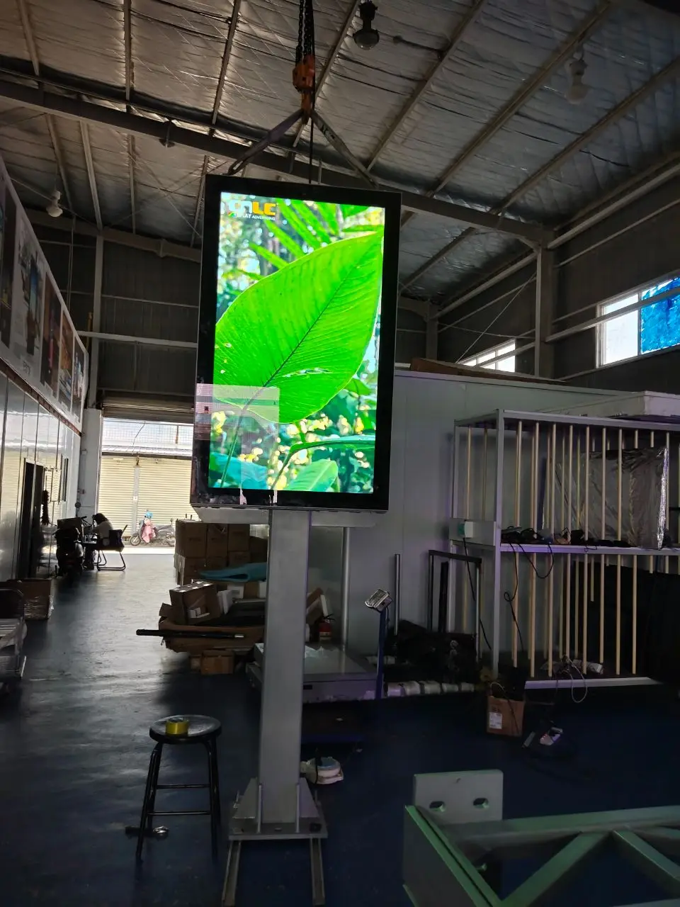 outdoor 5000 nits high brightness LCD monitor weatherproof IP 65 thin bezel optical bonding digital signage