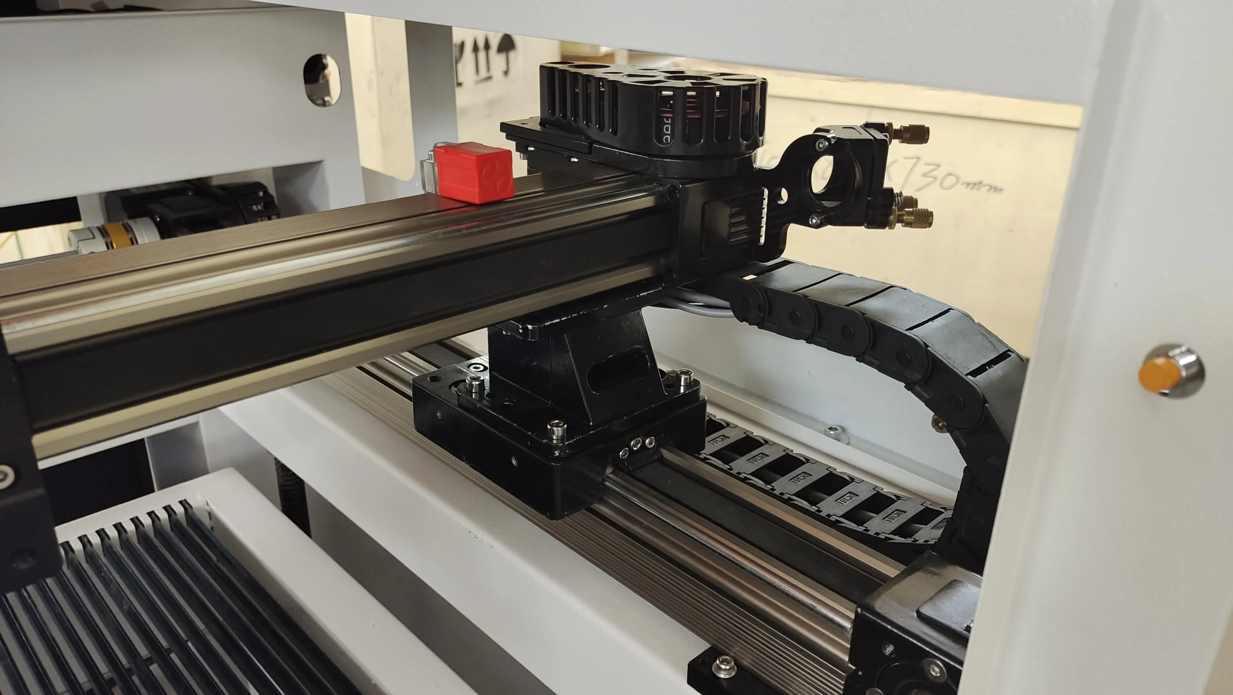 Hot sale wood laser engraving cutting machine engraver cutter machine with ruida 6445 control panel and square railguide