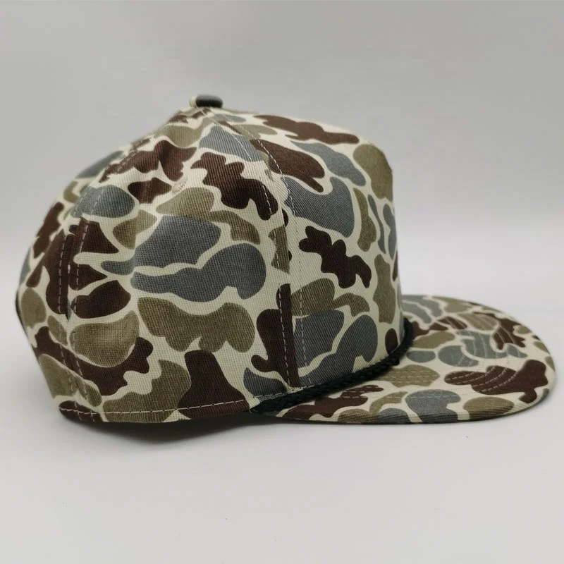 Оптовая продажа изготовленным на заказ логосом однотонная 5 панель Camo Snapback кепки