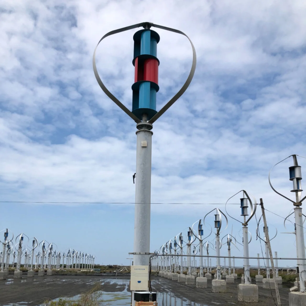 Wind Power and Solar Panel Q Type Wind Turbine Generator 3KW 5KW 10kw Vertical Wind Turbine System