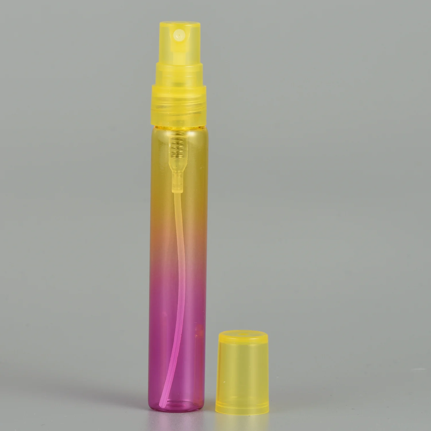 Low MOQ Sample Bottles Colorful Mist Spray Pump Empty Portable Mini 10ml 20ml Round Pen Pocket Perfume Bottle