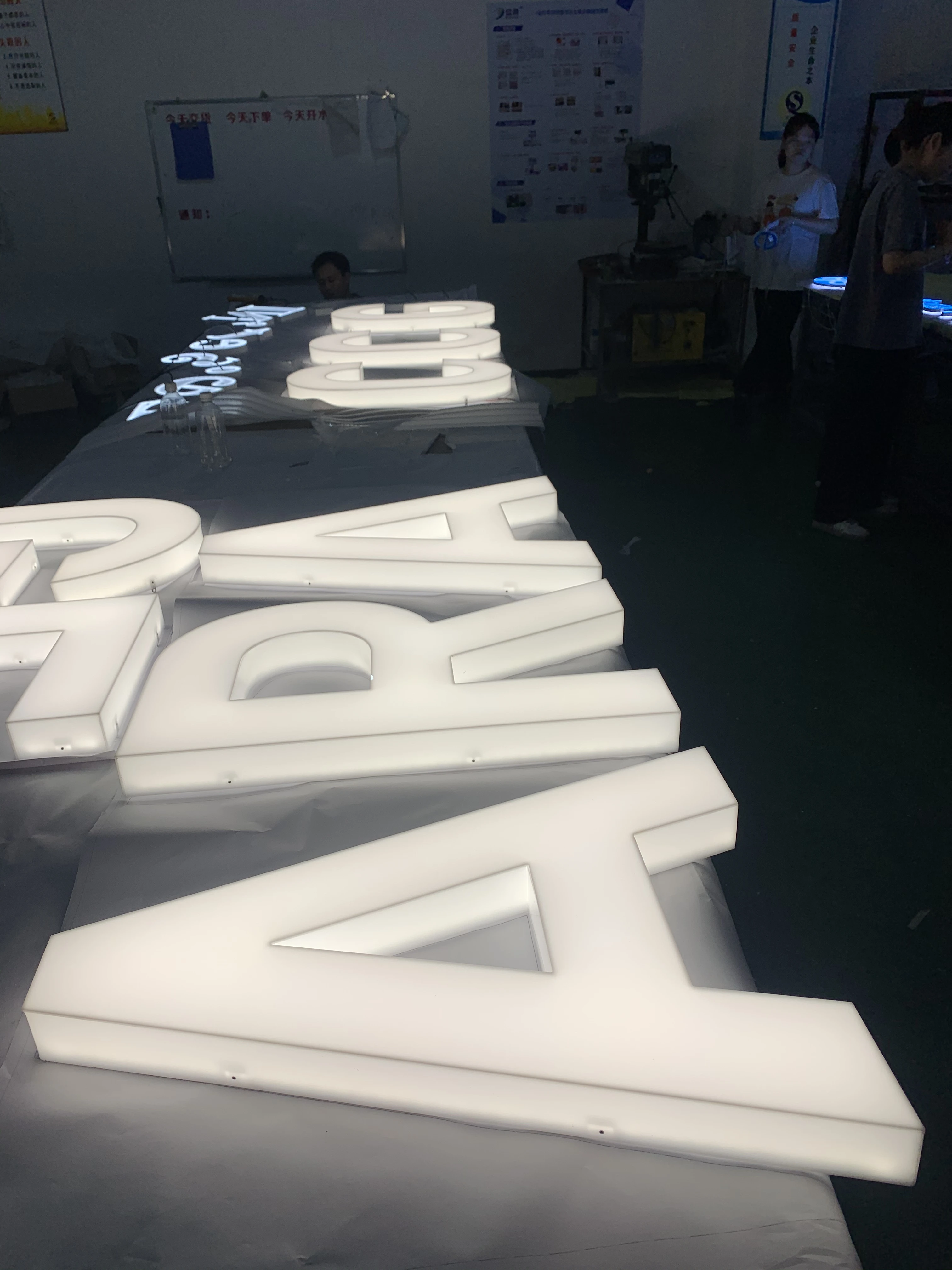 2022 New Arrival Rose Gold Channel Letter Sign LED Soild Acrylic Back Lit Sign for Business Signs logo Outdoor