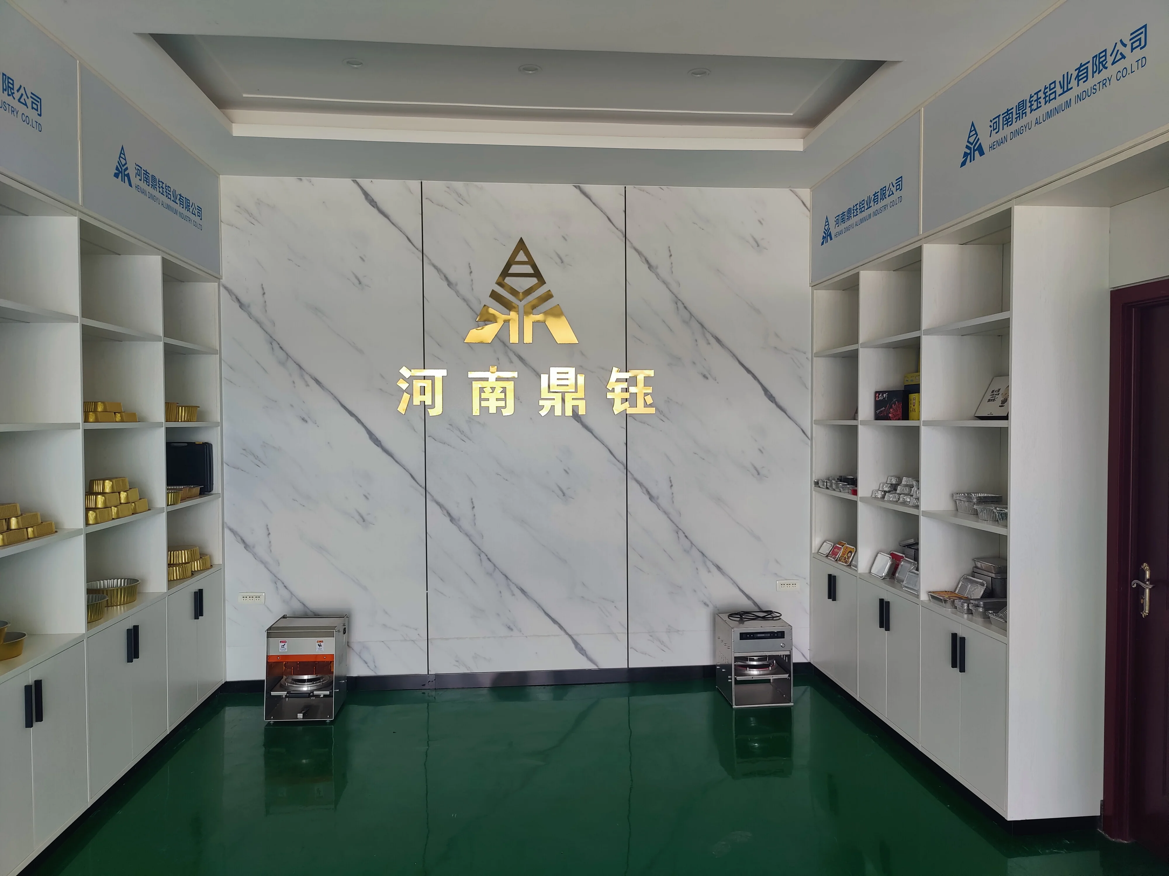 OEM logo aluminium foil container snail trays for fast food