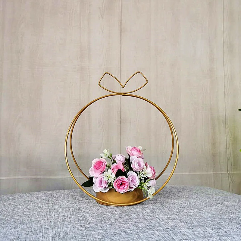 Iron Flower wedding Basket Wedding Heart Desktop Ornament Wrought Gold