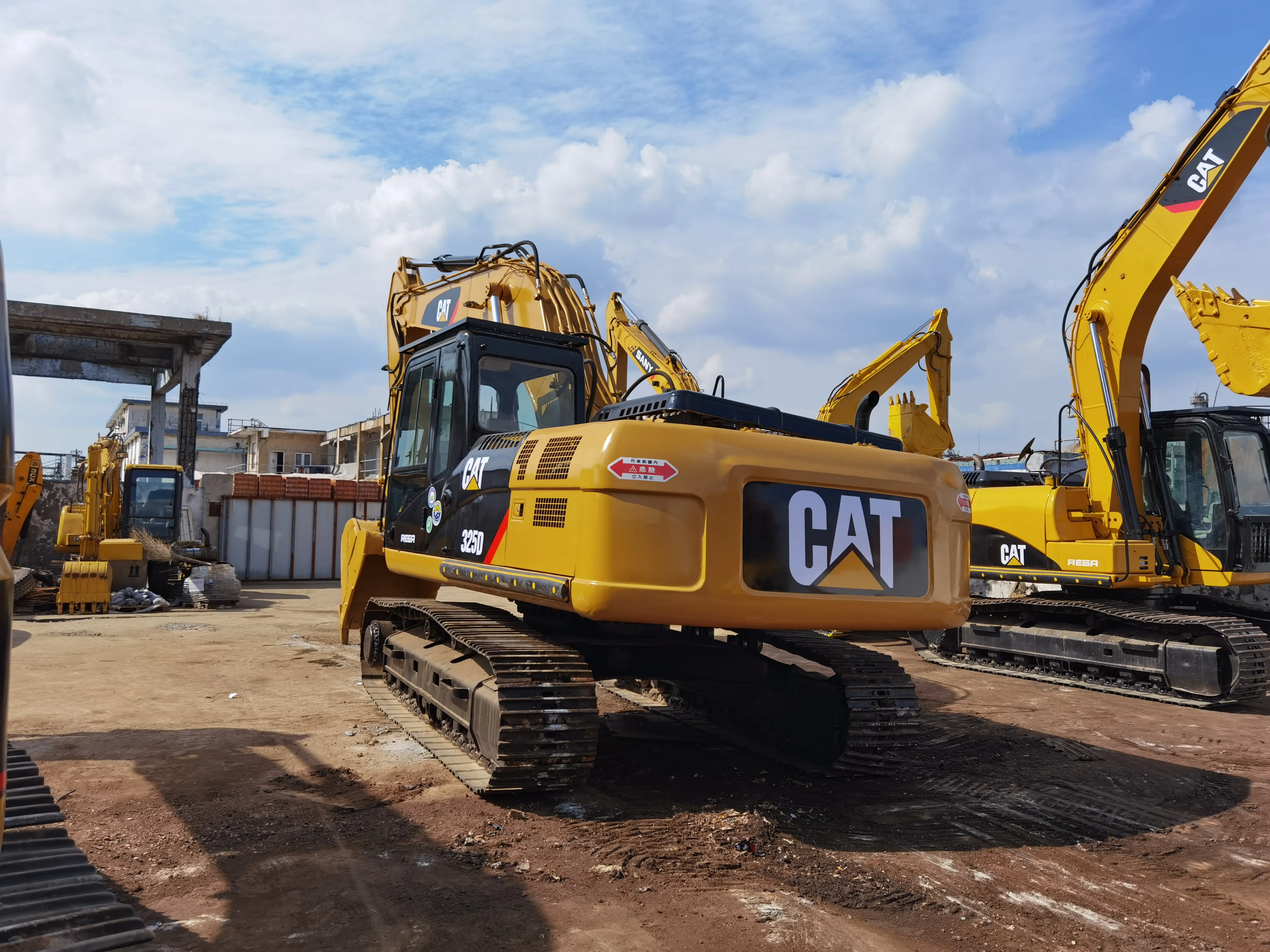 Second hand cat 325d 315d2 315d2l high quality crawler excavator 15ton caterpillar digging machine 325d construction machinery