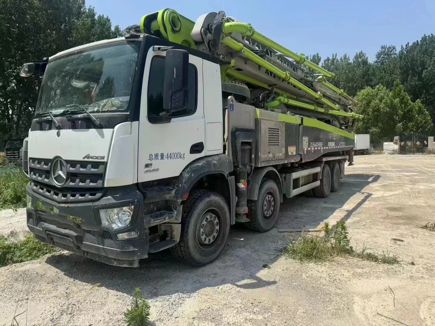 2022 изготовленный б/у мобильный грузовик ZOOMLION 62 м перекачивающий цементно-бетонный насос