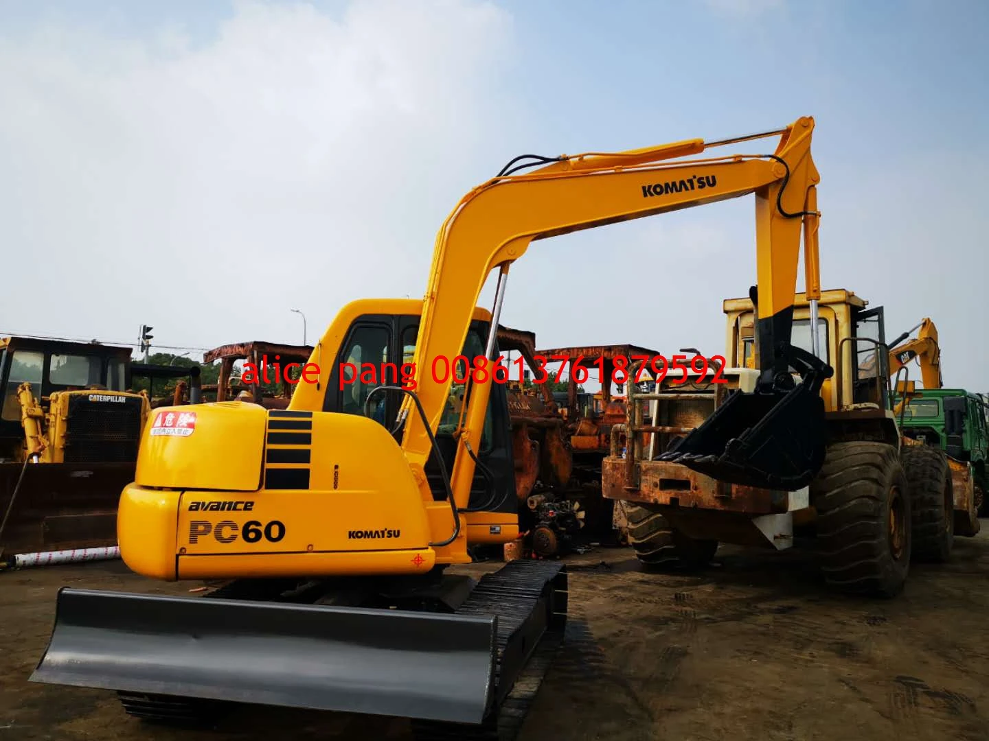 Used komatsu pc60 excavator ,small used excavator komatsu 60 ,mini 6ton komatsu backhoe for sale .