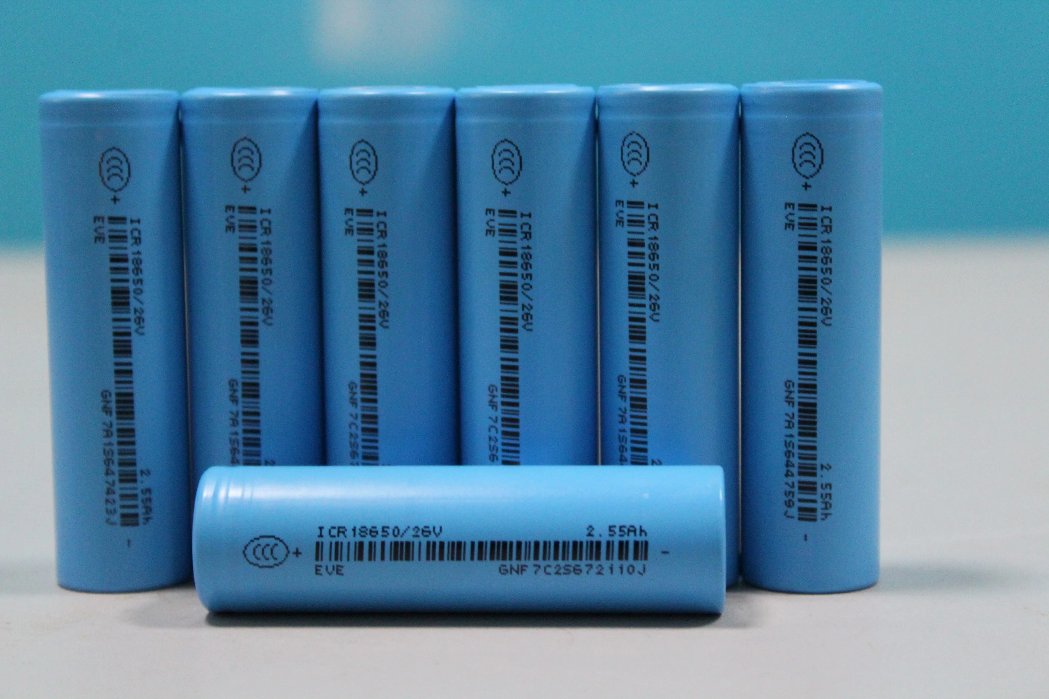 Wholesale factory price cylindrical lithium ion battery 2.6V 2.55 mAh 18650  pack lithium ion battery