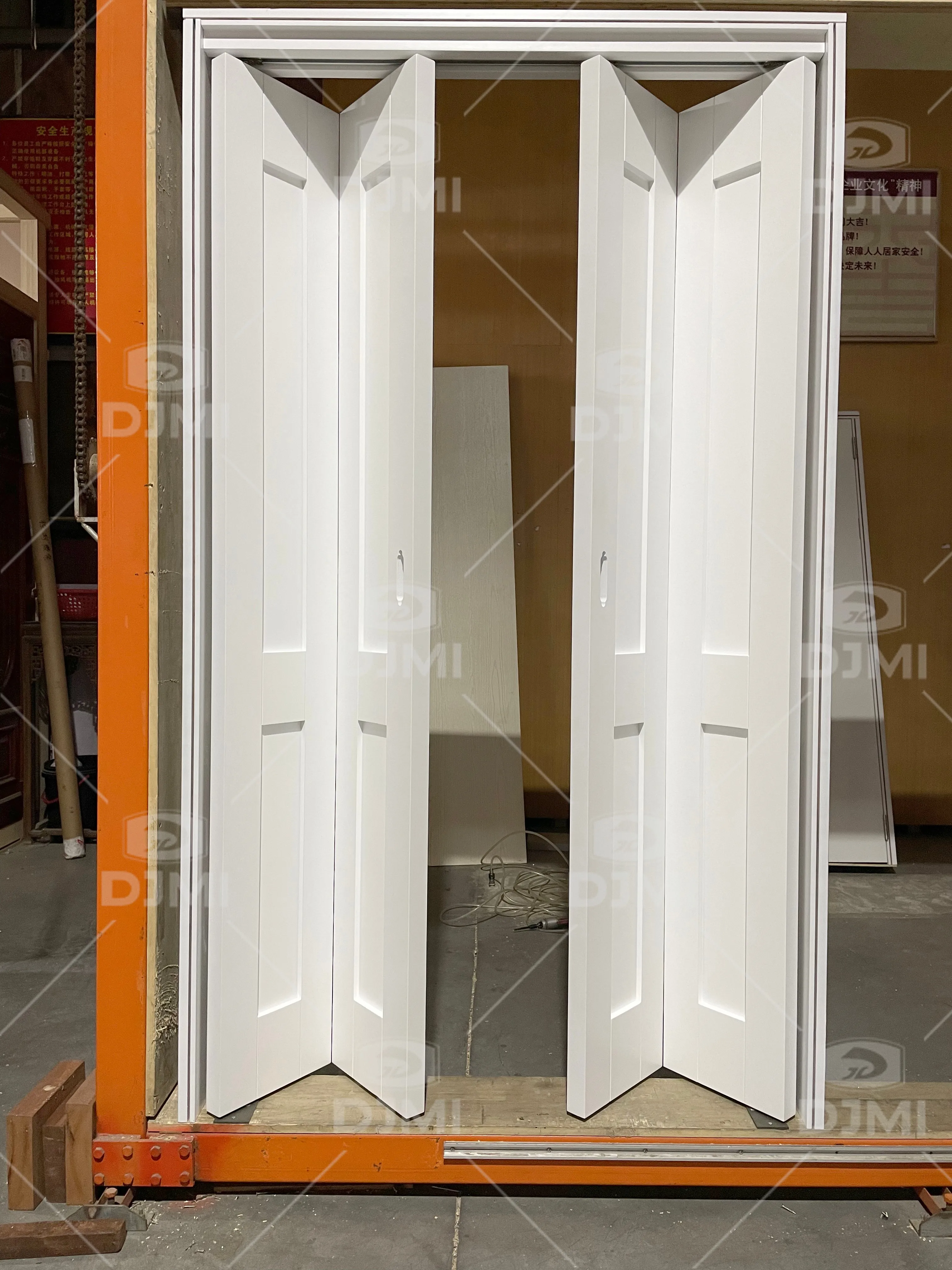 Guangdong Daji Customize Interior Bedroom White Primed Solid Core Wood Single Prehung Interior Shaker Door