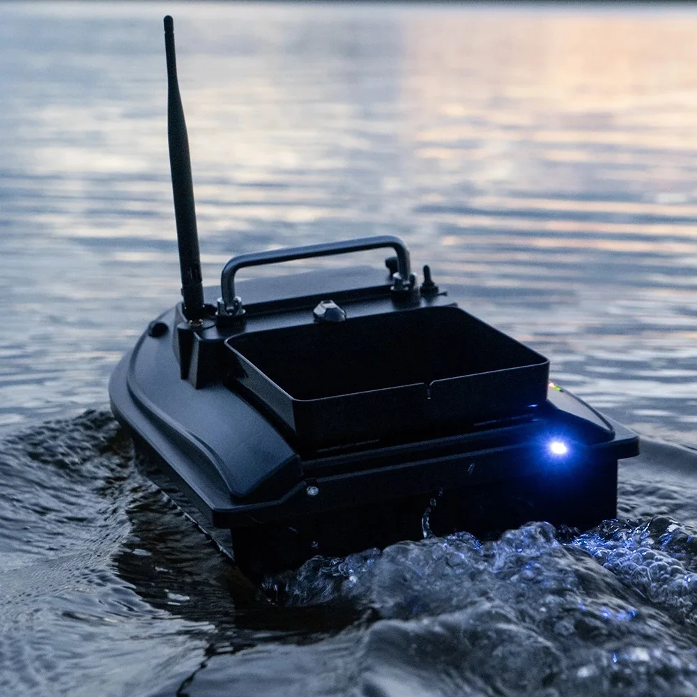 V050 Small Fishing Boat RC Bait Boat Carp Fishing Trap Equipment With 4.4 lbs Huge Hooper 2KG Bait Tank RC Long Endurance