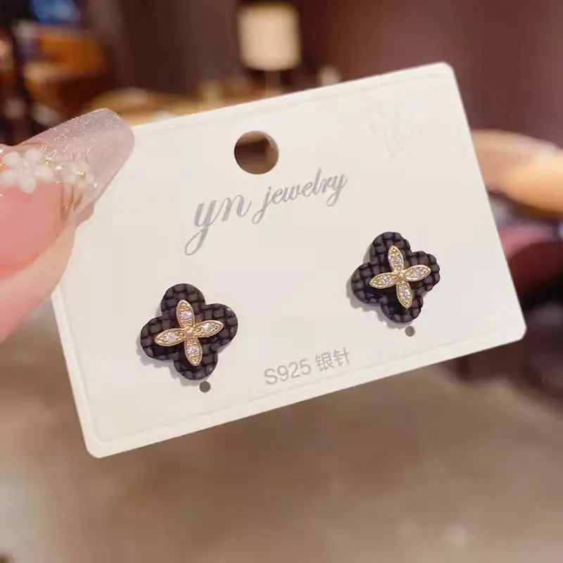 High Quality CD Earring Ethnic Letter Red Jewelry New Year Gift