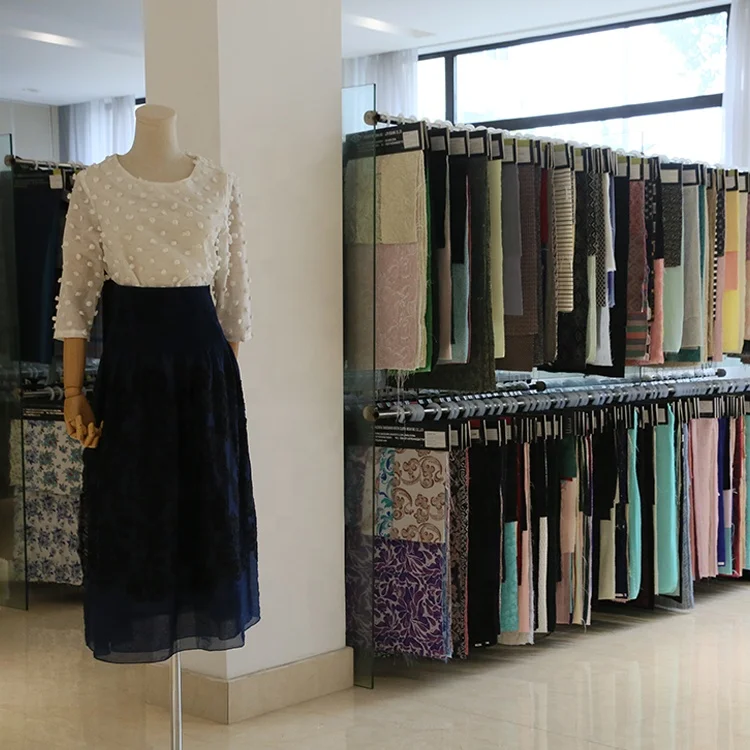 
Hot Sell 100% Polyester Floral Pattern Metallic Stripe Satin Jacquard Woven Fabric For Clothes 
