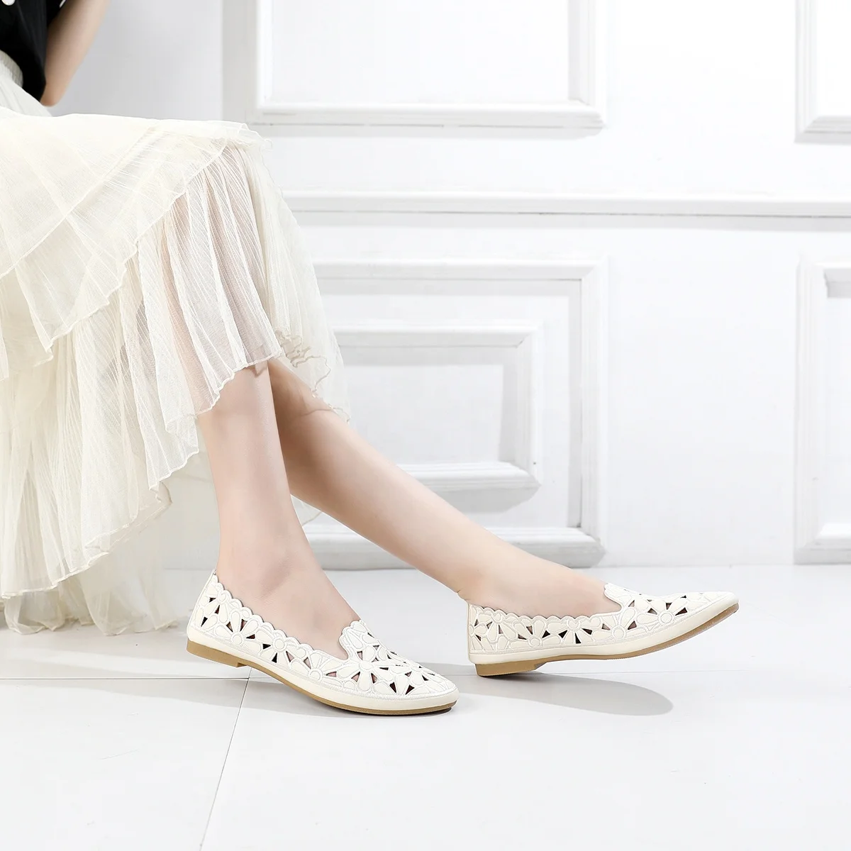 2023 Arrival Women Summer Black Breathable PU Leather Flats Lightweight Soft Round Toe Ballet Shoes Custom Ballet Shoes
