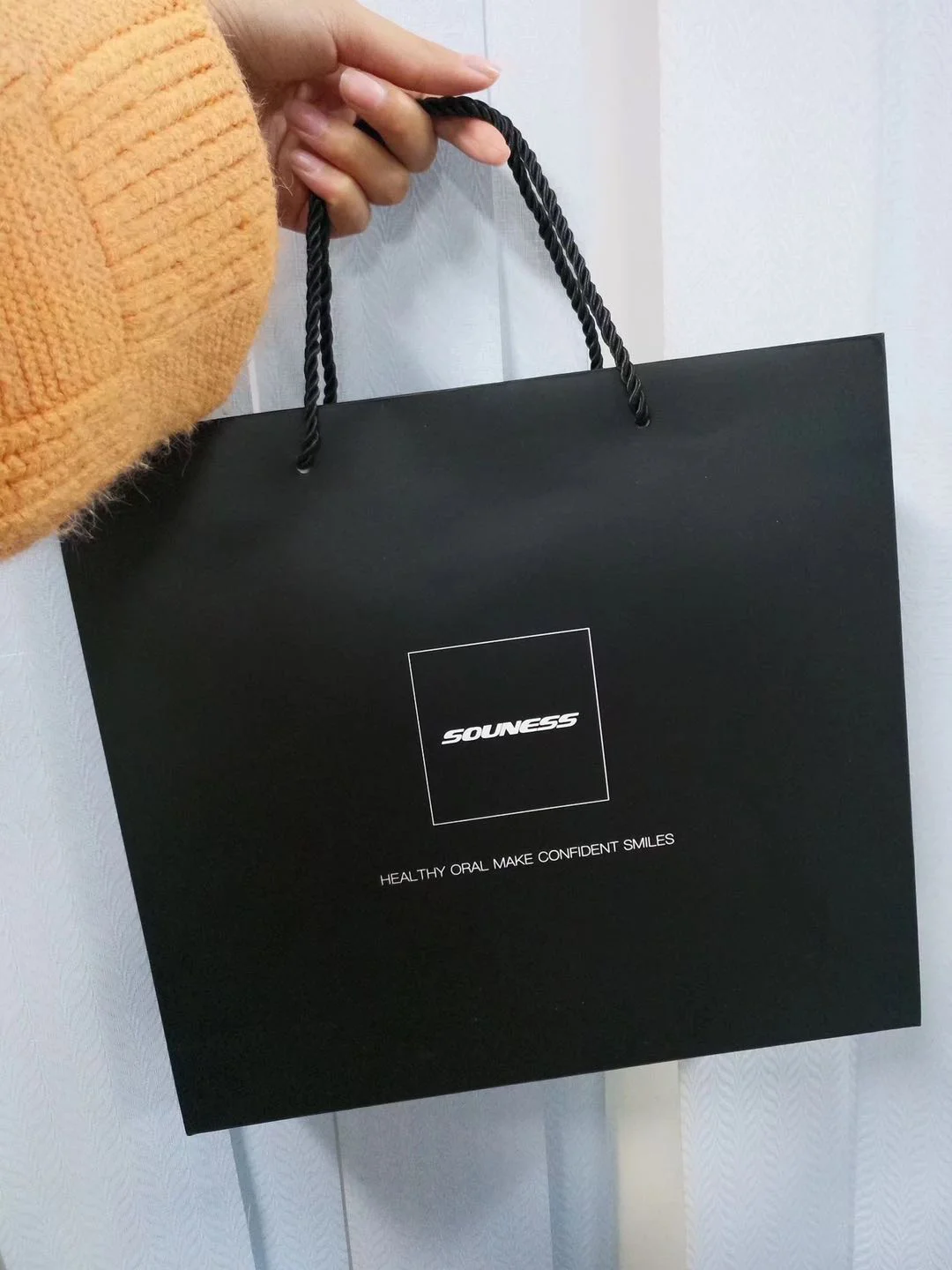 
High Quality Sonic Rechargeable Electric Toothbrush with Touching Panel 