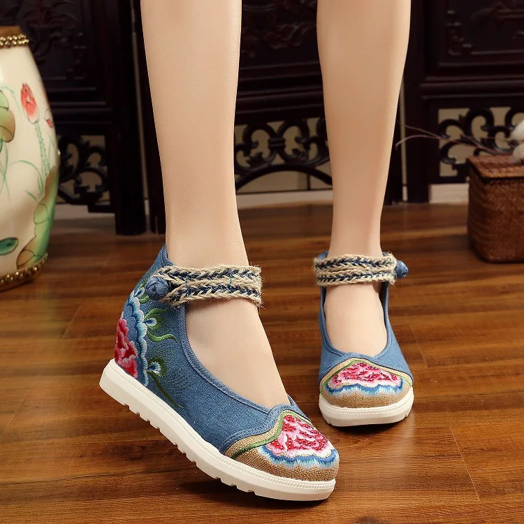 Cheap and Factory Price Fashion hot sale casual sports shoes  for women Casual Sneakers