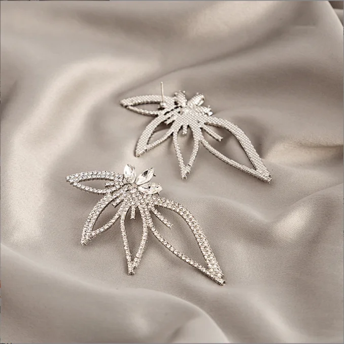 A136 New Sparkling Rhinestone Flower Drop Earrings for Women Dinner Party Wedding Accessories Fashion Luxury Jewelry