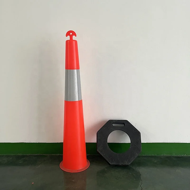 China Factory Traffic Highly Road Cone Visible PE Warning Delineator Red Post With Plastic Base