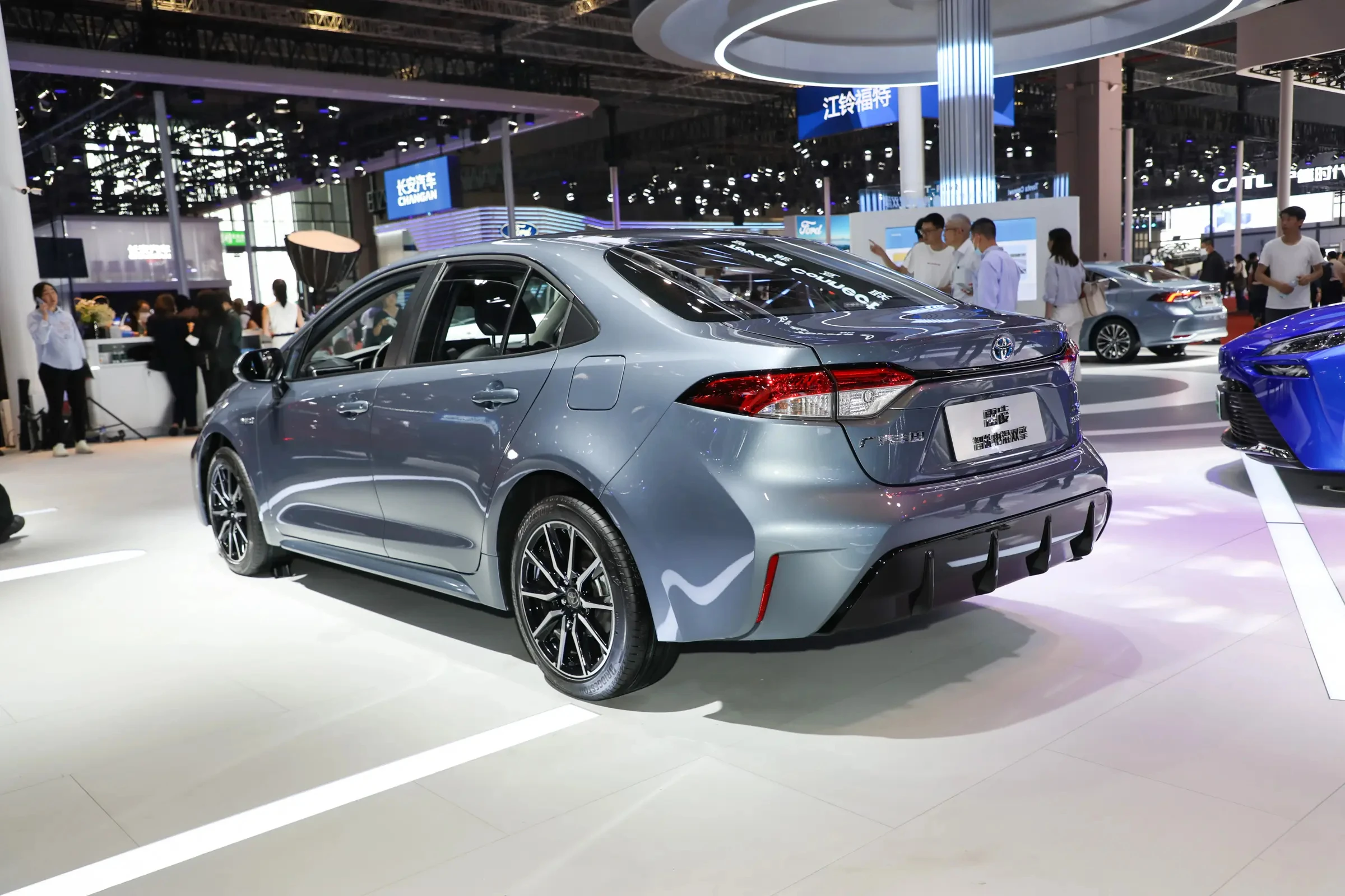 2023 2024 производство Новое поступление GAC Toyo ta Levin 1 2 т 1.5L 1.8L Гибридный высококачественный бензиновый автомобиль для взрослых