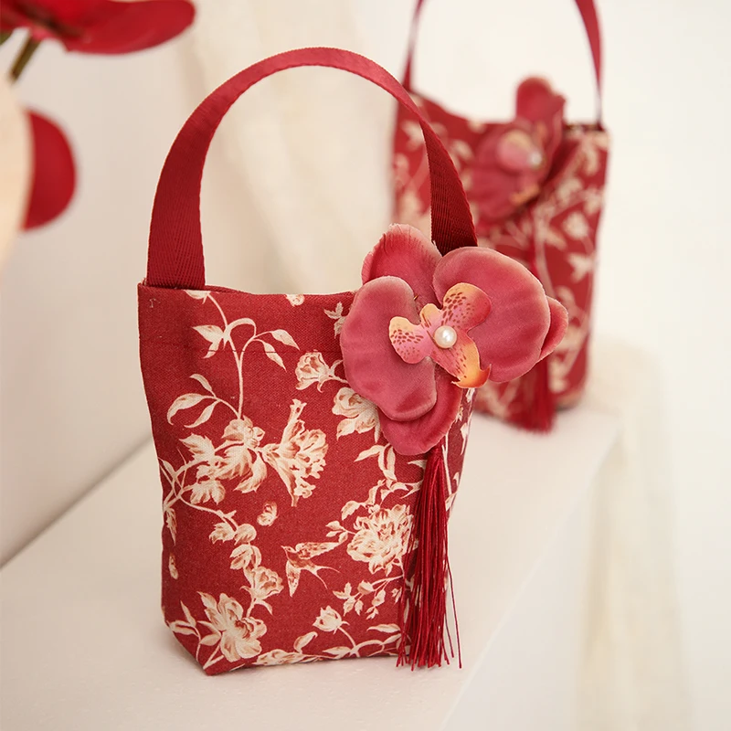 Advanced hand drawn exquisite flowers portable gift bag with tassel