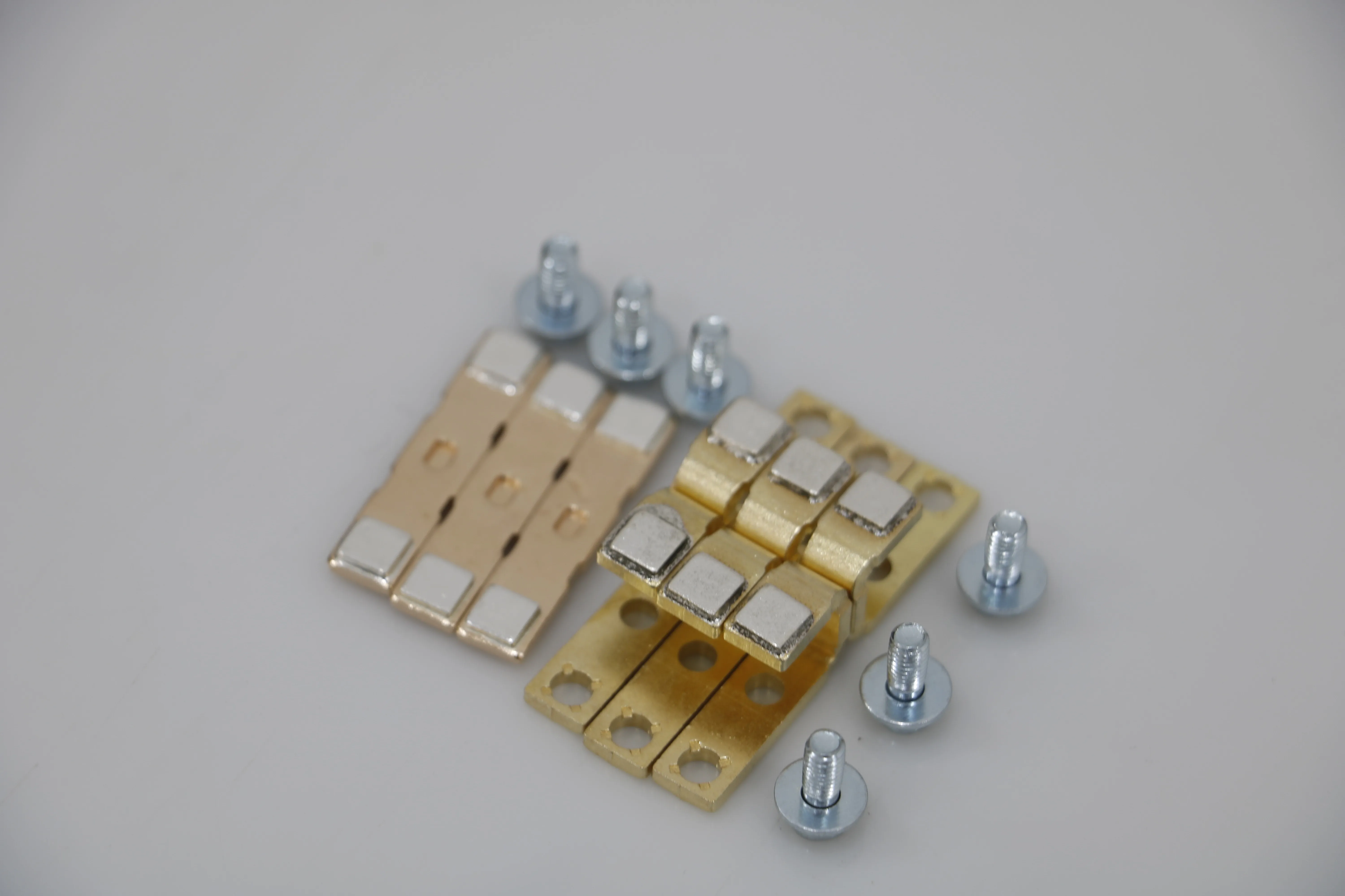 Siemens AC/DC contactors 3RT1044/1045/3RT5044/5035/5045 Accessories contactor contacts are suitable for 3RT10/3RT5 series.