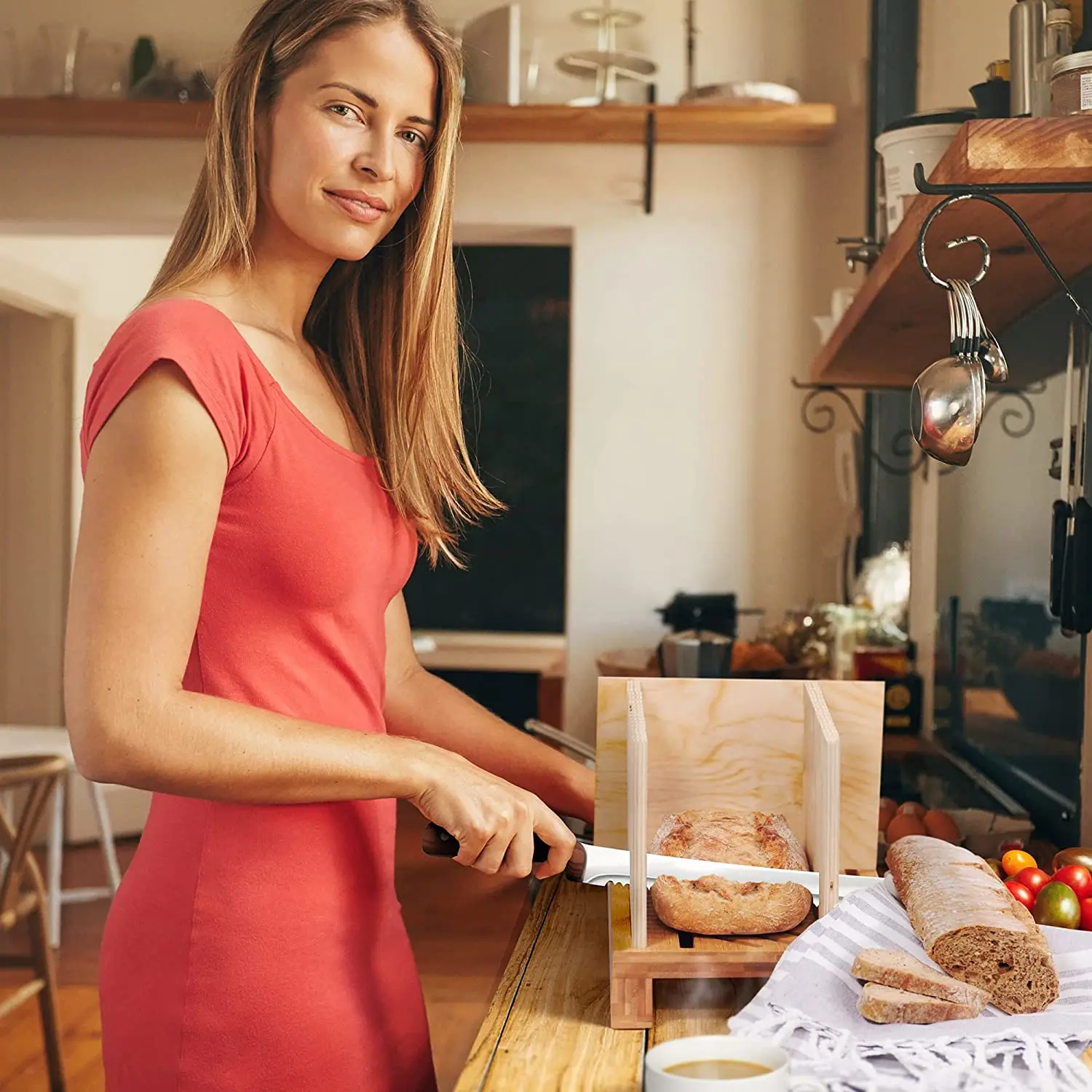 Factory Direct Good Rate Bamboo Adjustable Compact Foldable Bread Slicer with Crumb Tray Homemade Bamboo Bread Cutter