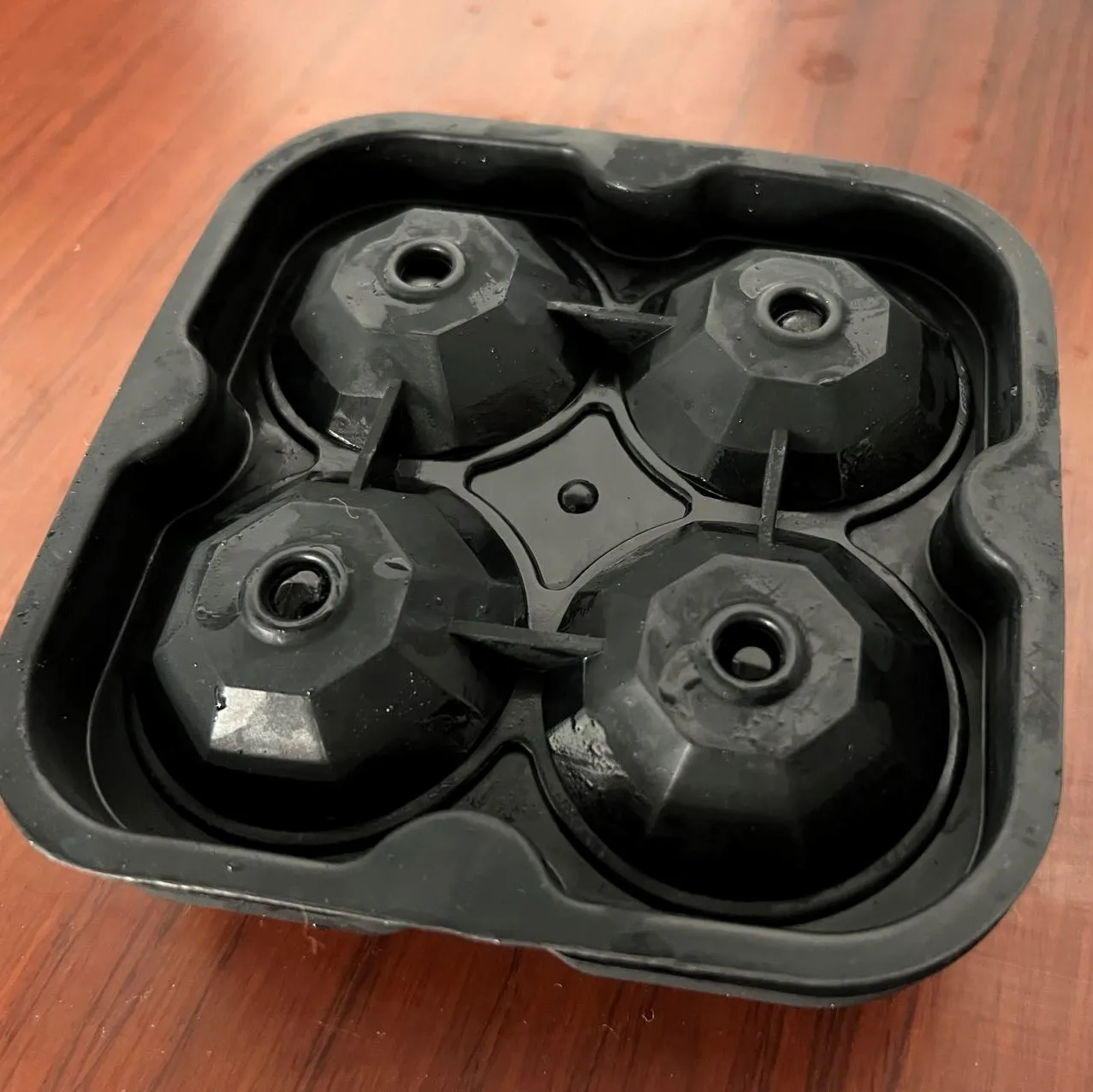 diamond shaped silicone ice cube tray molds for whisky cocktail