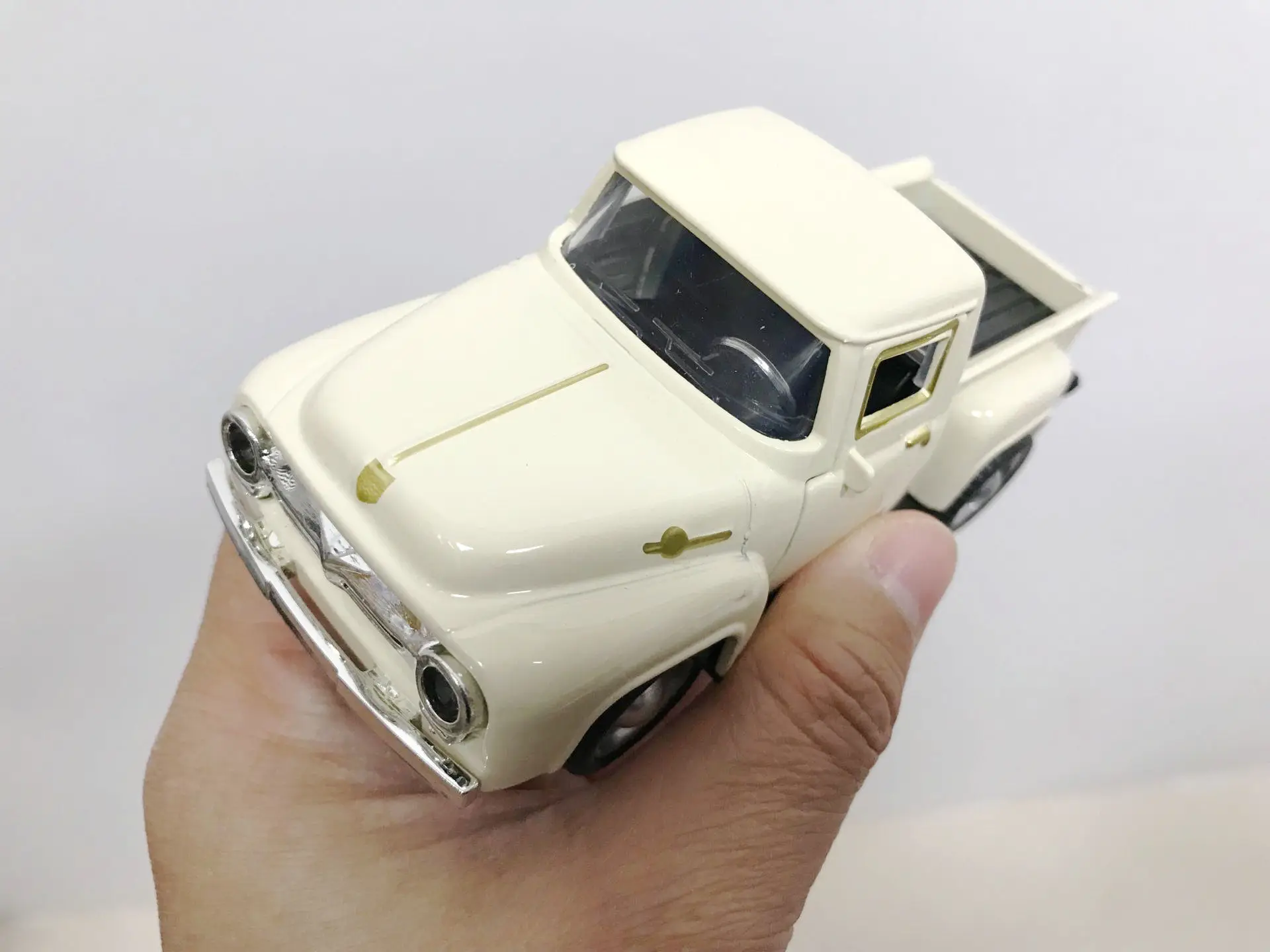 Scale Kids Alloy Pull Back Car Toy High Simulation Pickup Trucks Diecast Vehicles Miniature Car Model Toys
