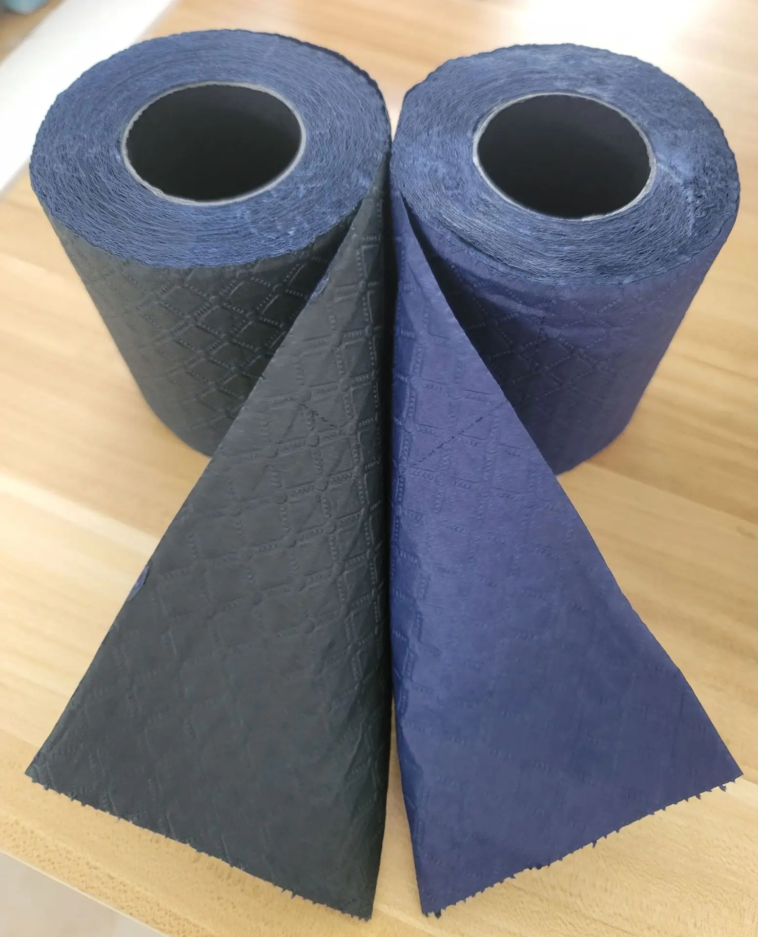 Custom Printed Black Luxury Toilet Paper Soft Virgin Wood Pulp Toilet Paper Rolls