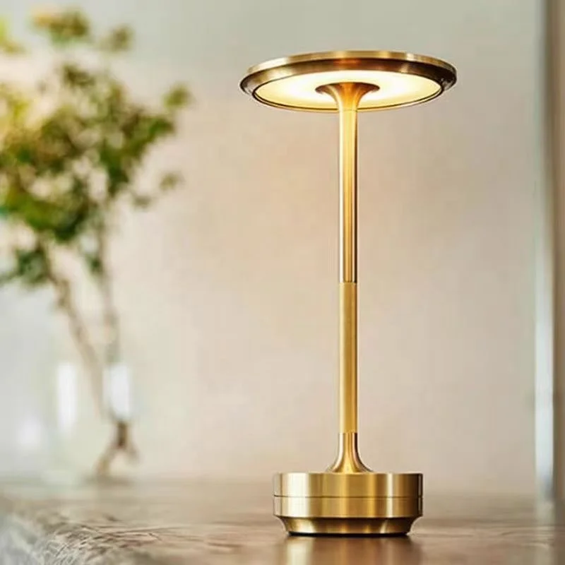 Luxury Cordless LED Table Lamp Contemporary Design Restaurant Hotel Bar Portable Battery Powered Rechargeable Light Table Lamp