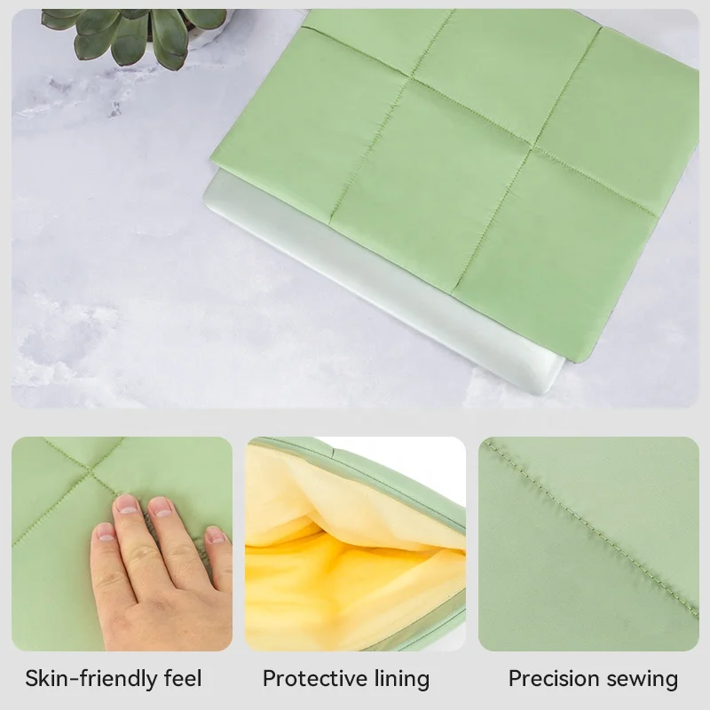 Women Lovely Light Green Windbreak Polyester Material 360 Degree Fleece Fully Protection Quilted Puffer Laptop Carrying Case