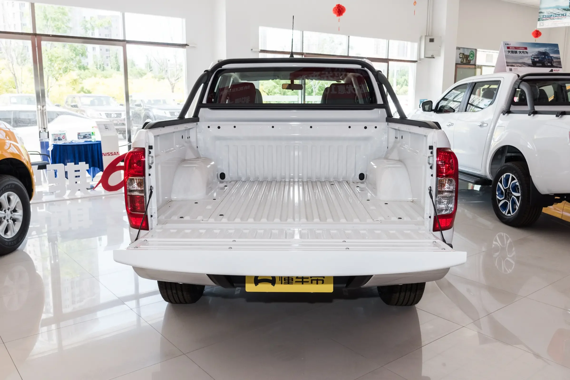 Китайский производитель dongfeng богатые электрические пикапы EV Электрический мини-грузовик 4x4 пикап