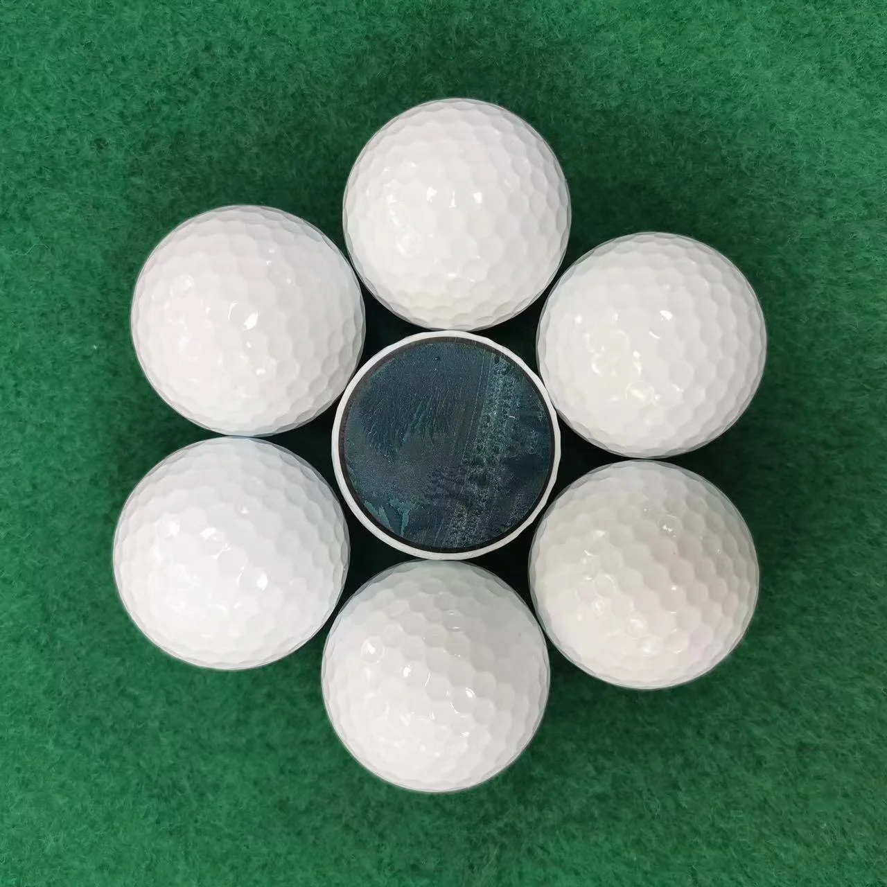 Mini golf accessories suppliers promote golf gifts with high quality.
