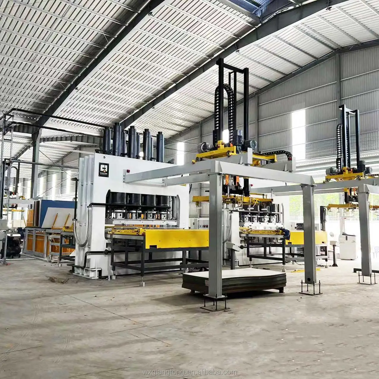 Wood panel laminating hot press machine/ chipboard laminate hot press machine