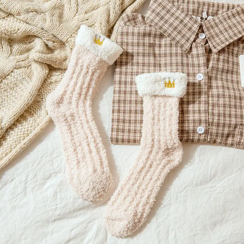 Factory Direct Micro Fleece Crown Embroidery Colorful Patterned Fuzzy Fluffy Winter Socks Soft Warm Lady Winter Socks