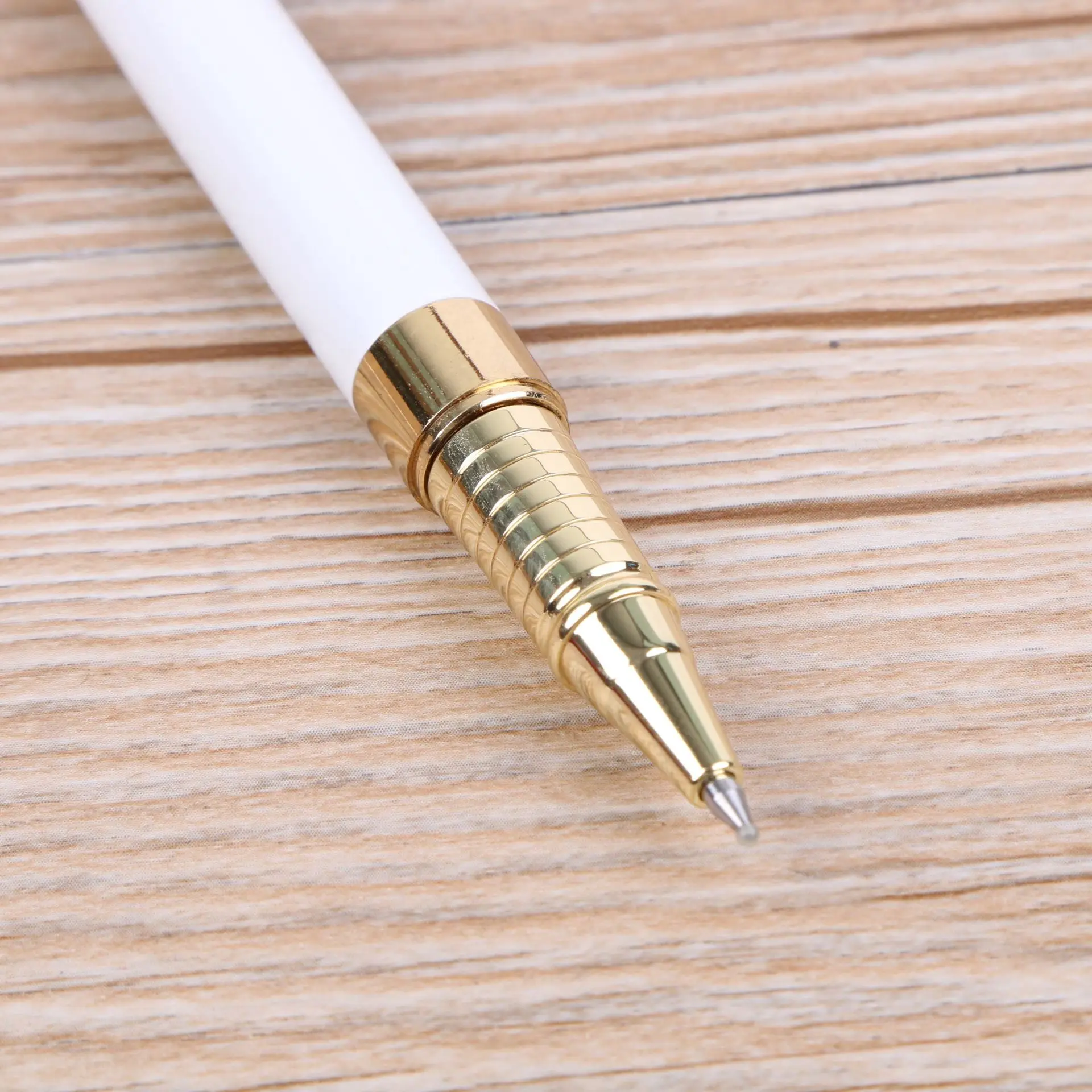 2022 Gift Promotional Gel Ink Pen Customized Logo White Slim Metal Body Twist Gel Ink Pen Metallic Gel Pen