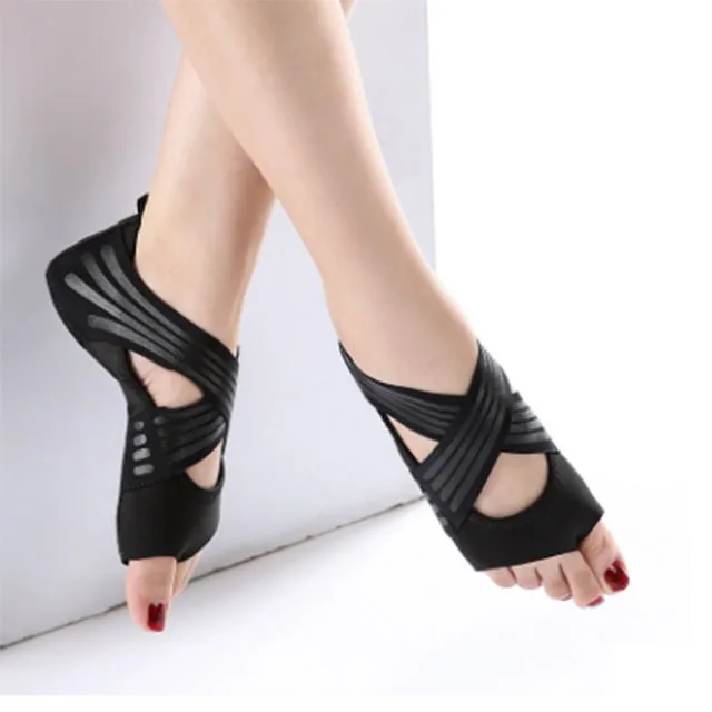 
Slip On Knit Upper Yoga Pillates Shoes for Women Non-Slip Grips Straps Shoes With Logo Barefoot Workout Barre Ballet Dance Shoes 