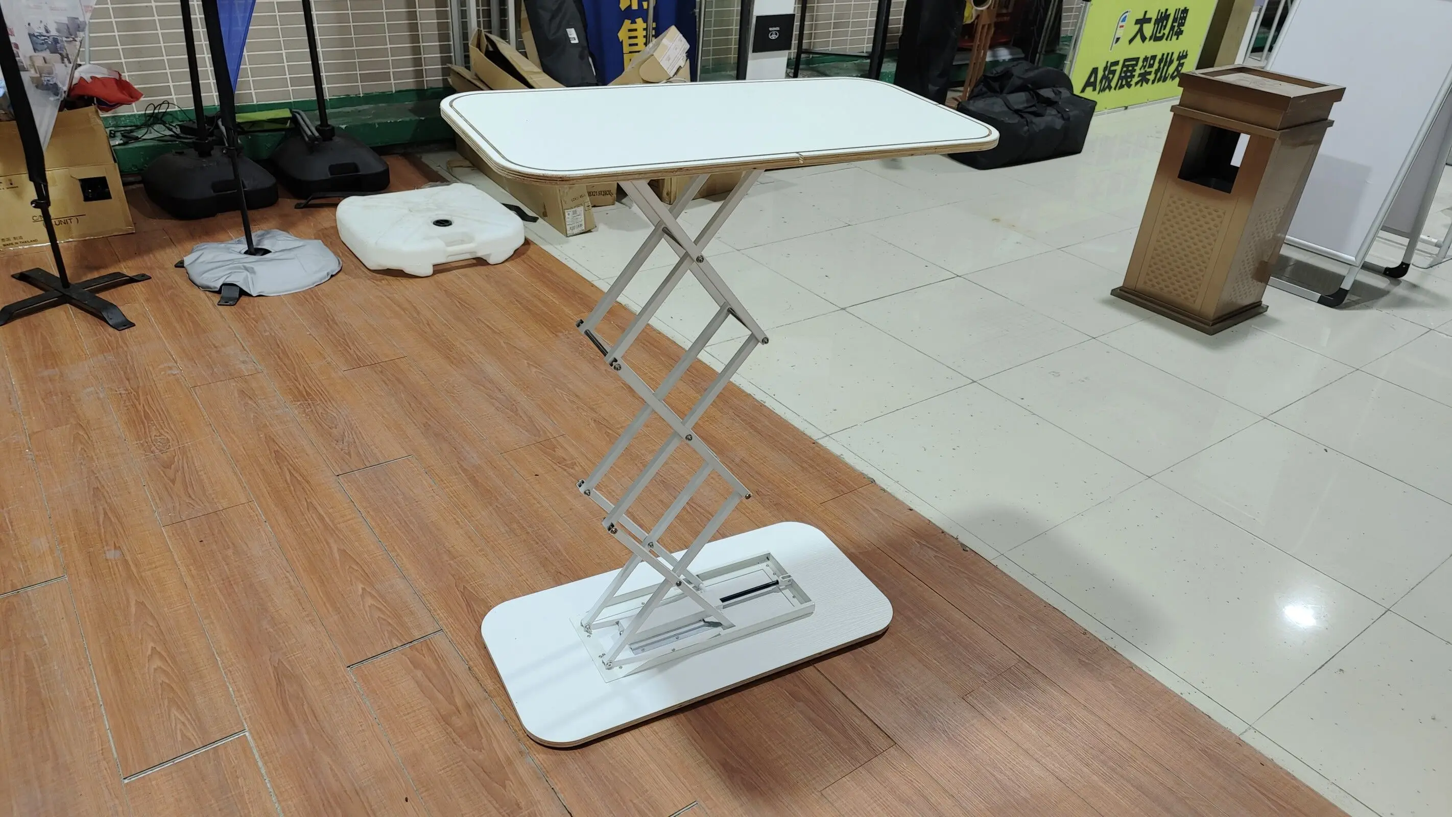 Chinese Manufacturer Foldable Trade Show Frame Pop Up Counter Promotion Table Display