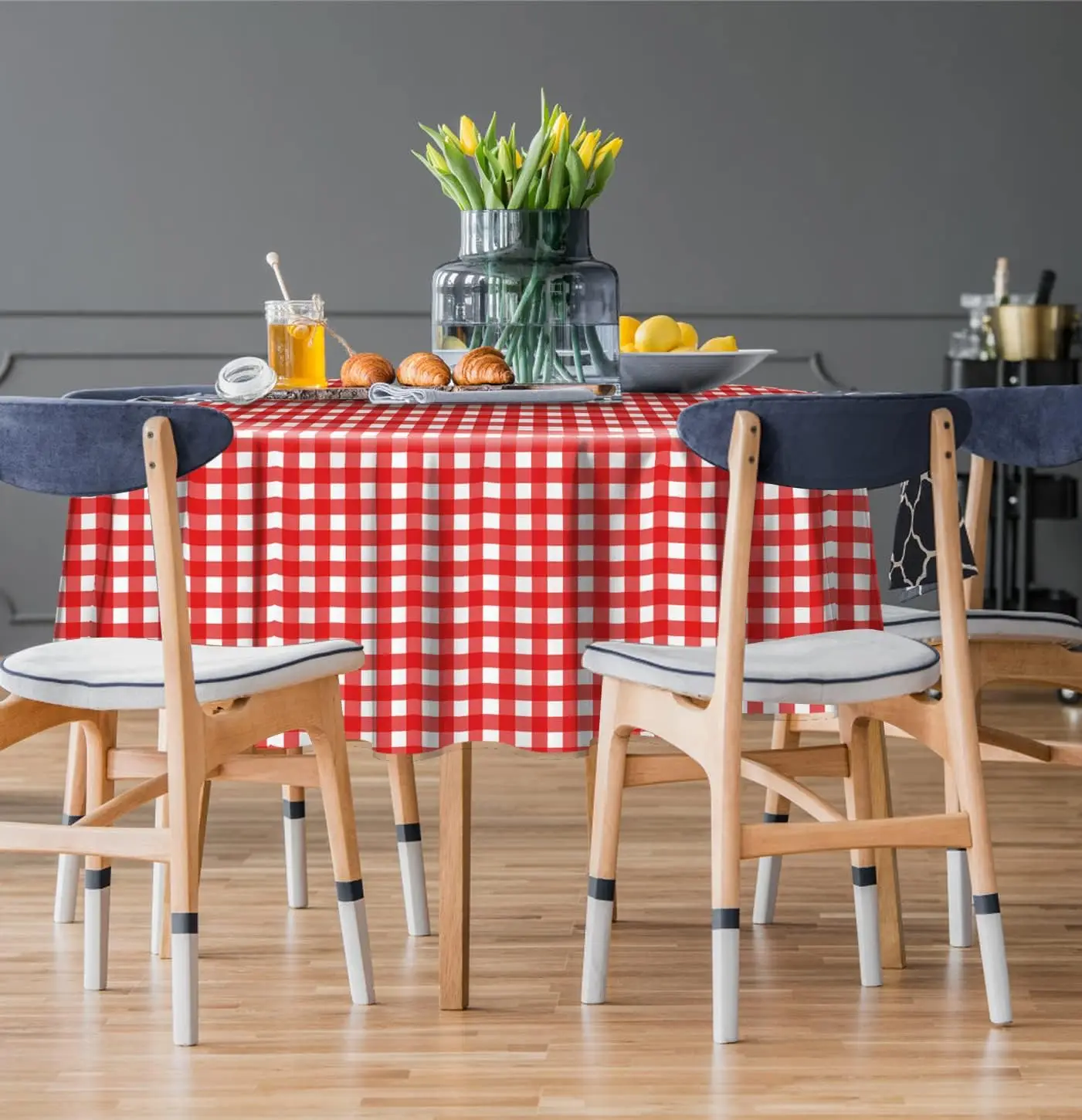 Wholesale Round Red & White Plastic Disposable Tablecloth Checkered Table Covers for Parties, Picnics, Camping, Events
