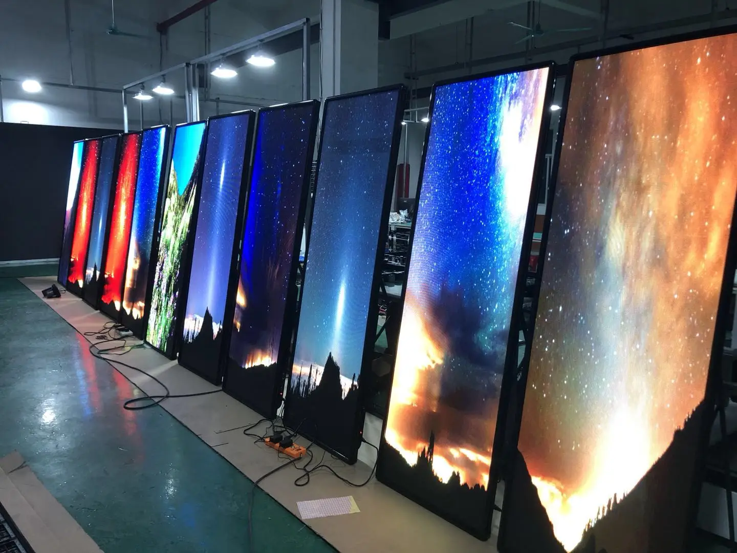 USER Led Poster Display Commercial Service Equipment / Digital Signage / Digital Signage and Displays
