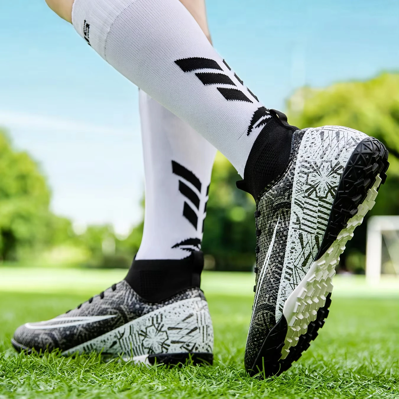 High quality factory customized hot selling long nail broken nail anti slip football shoes customized football shoes popular