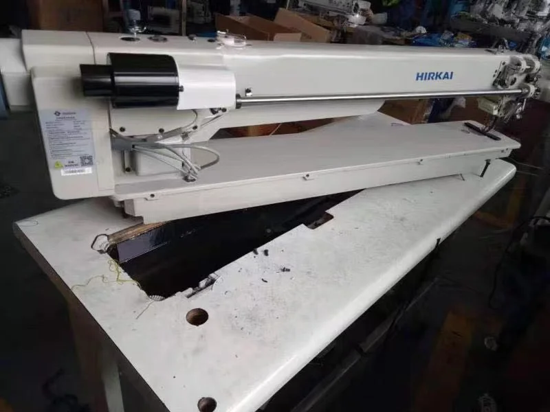 Good price Long arm (762mm)compound feed flatbed single needle heavy duty lockstitch machine with auto air foot lifter