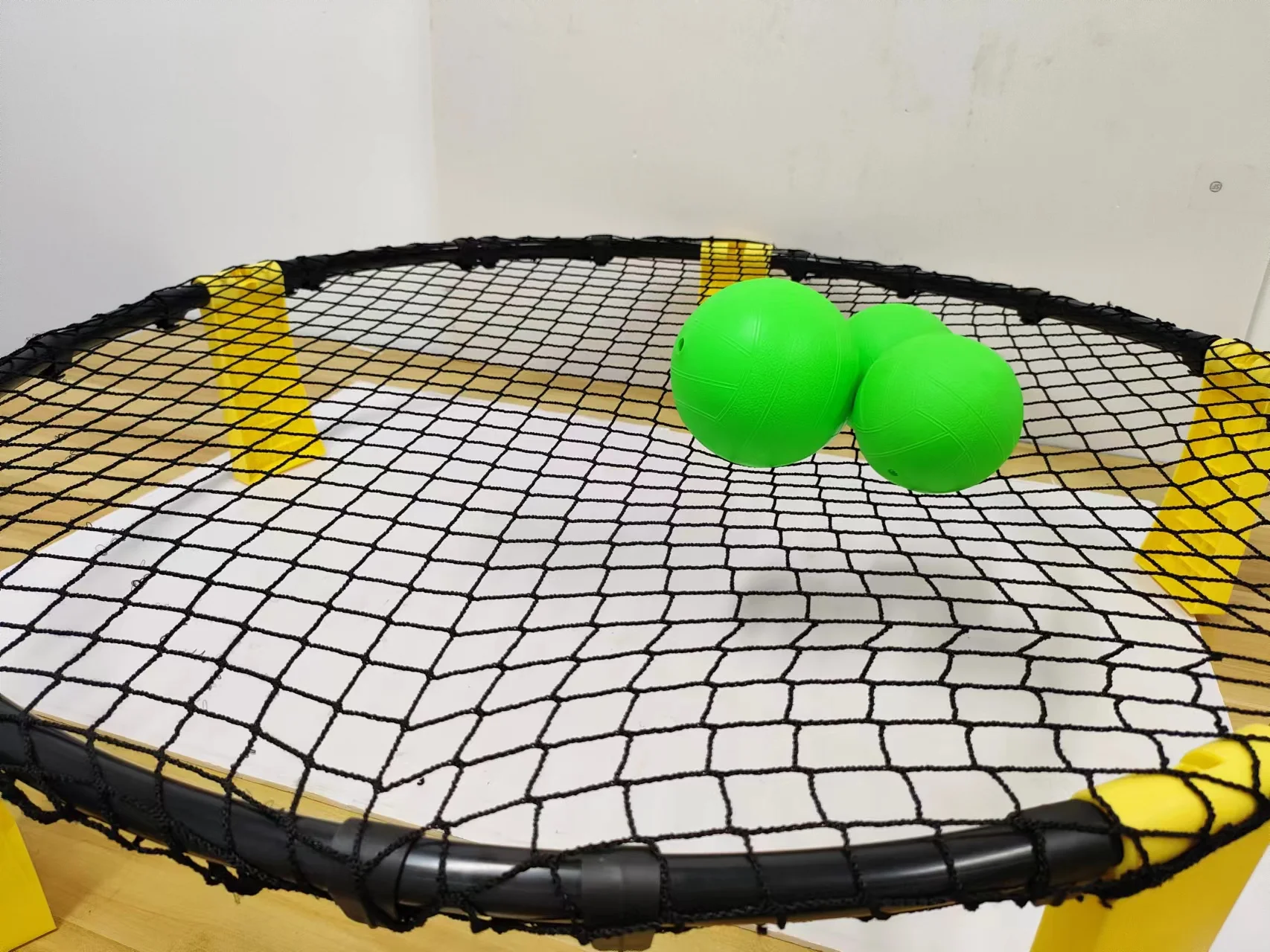 Popular Portable Mini Beach Volleyball Spike Ball Net Set For Summer Outdoor Team Sports